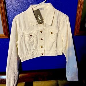 Zeagoo cropped white jean jacket.